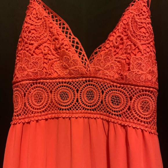 Beautiful coral Biashe dress. - Picture 2 of 3